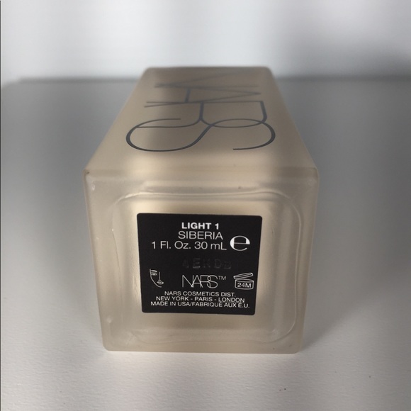 NARS All Day Luminous Foundation: Siberia - Picture 3 of 3